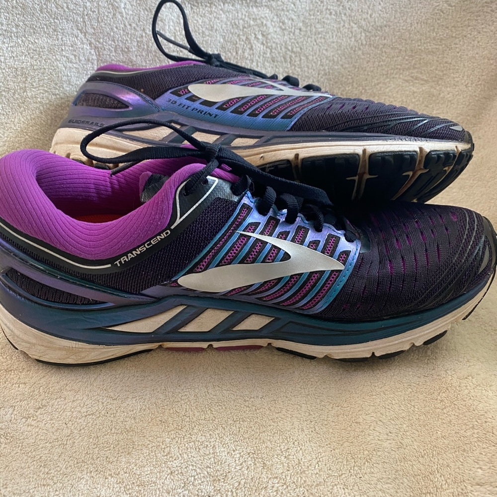 Brooks transcend 5 women’s purple running shoes